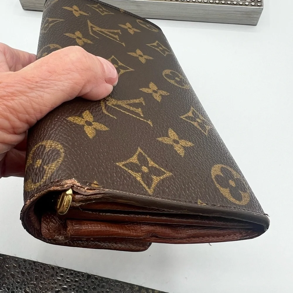 Louis Vuitton Vintage Sarah Wallet - GUC - With COA